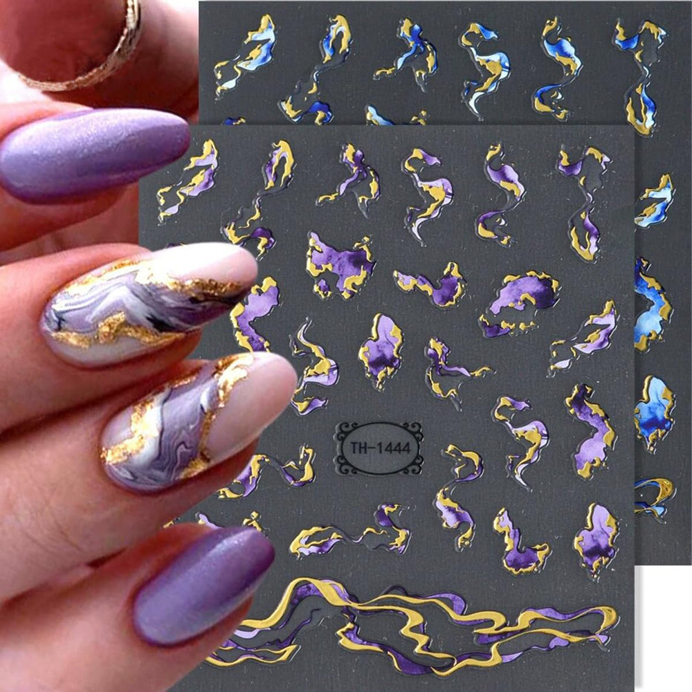 POWPOP lifestyle shot of woman displaying manicure for social-ready results