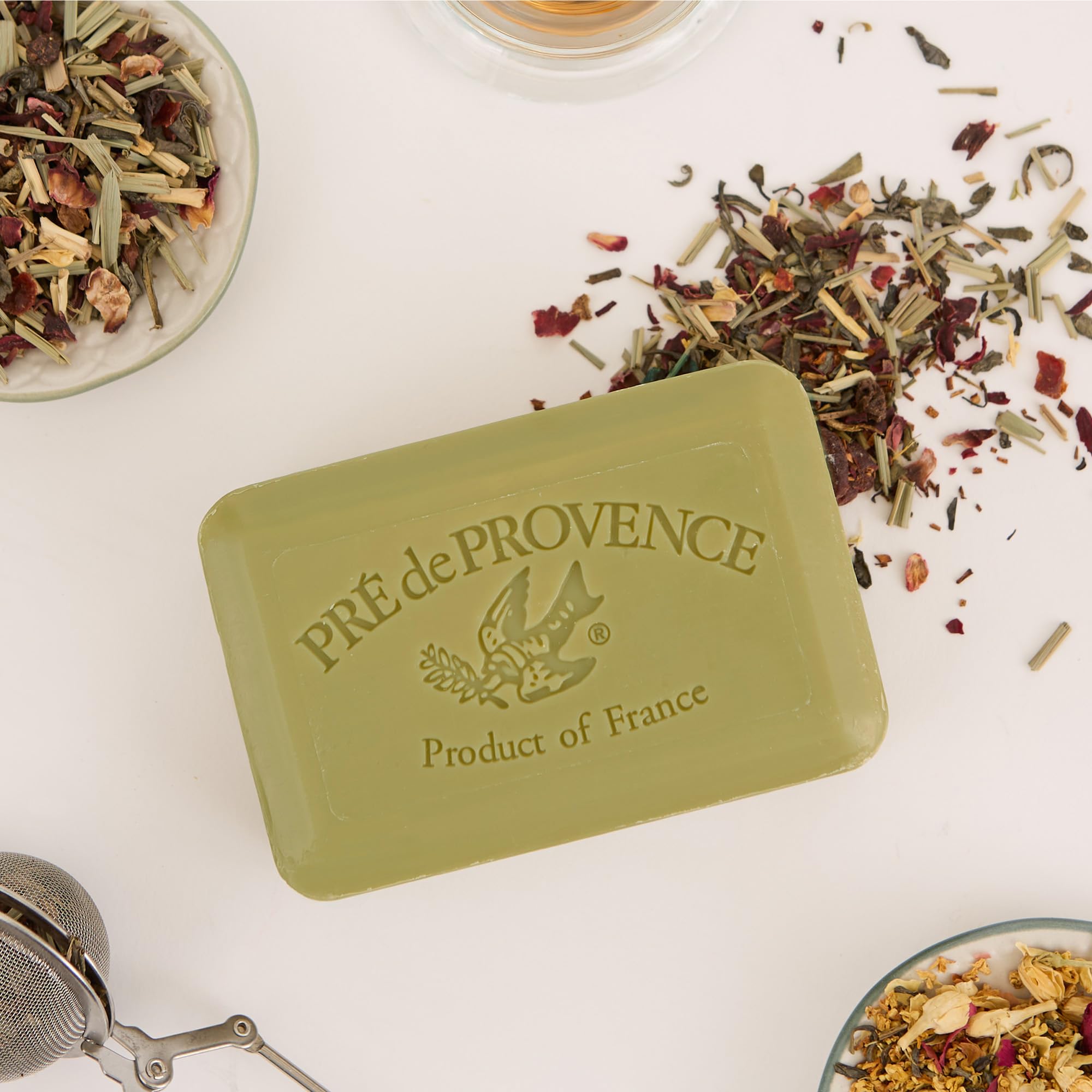 Pre de Provence label detail highlighting natural ingredients and clarity benefit