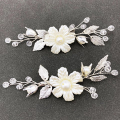 PRETTYLIFE clip beside ruler showing size and secure alligator clip