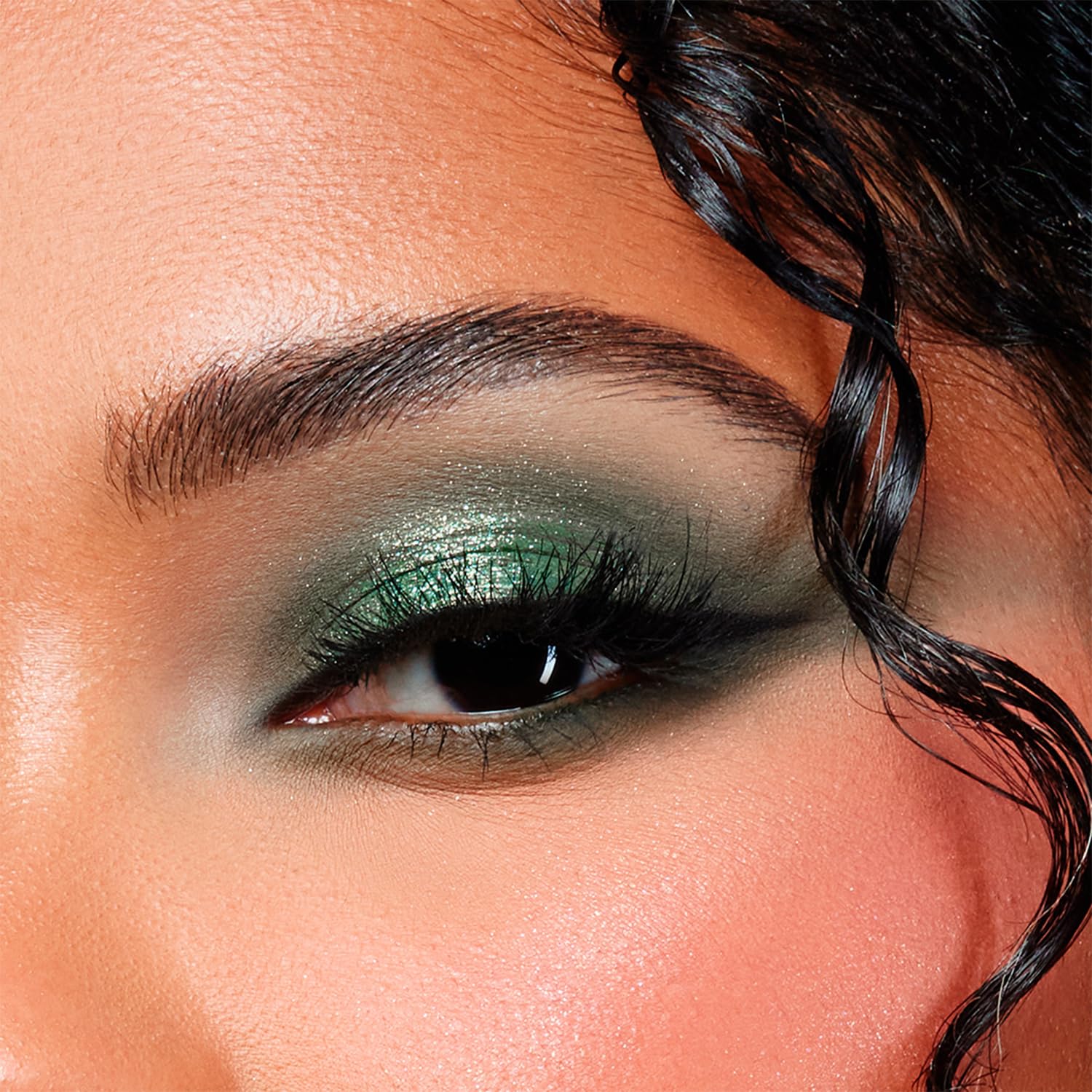 Profusion Cosmetics dual-ended brush detail for blending and precision