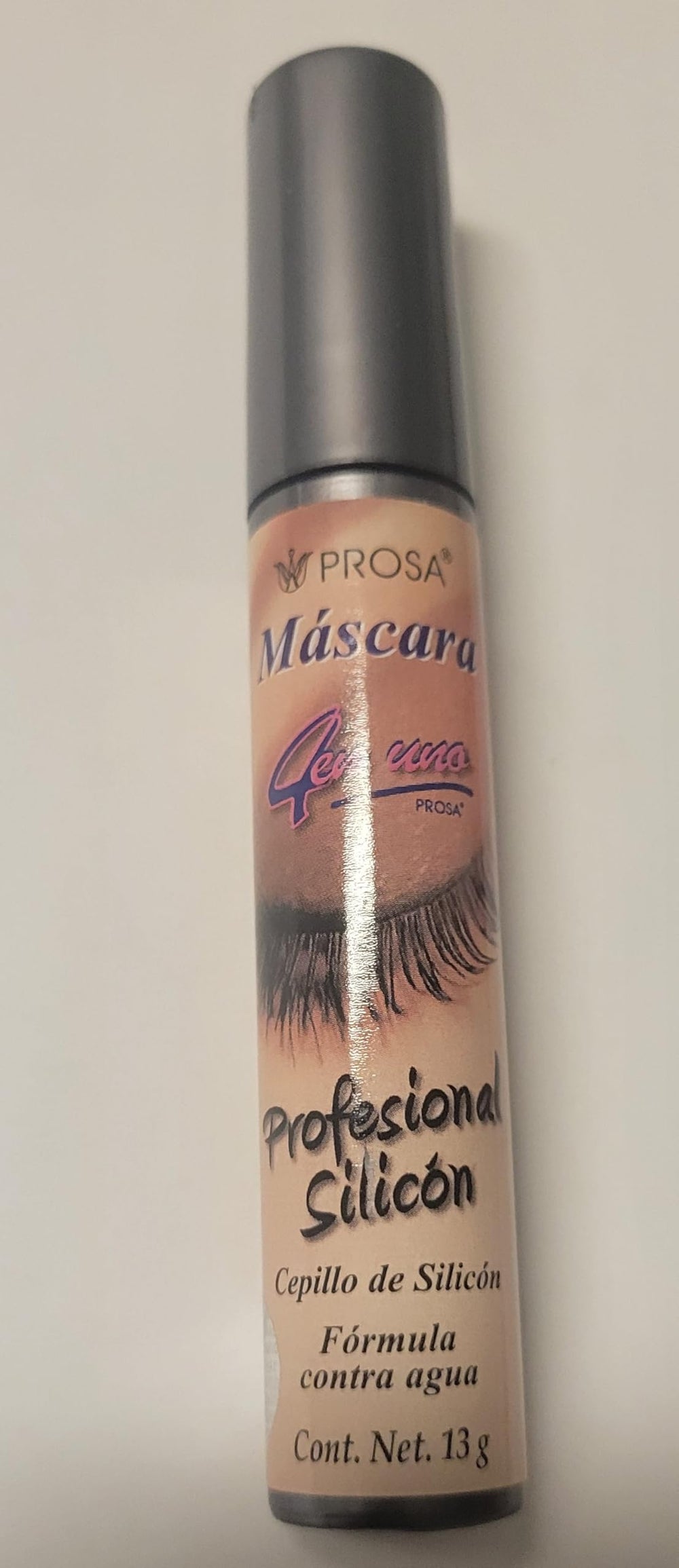 Prossa silicone brush front packaging showing clean application for defined lashes