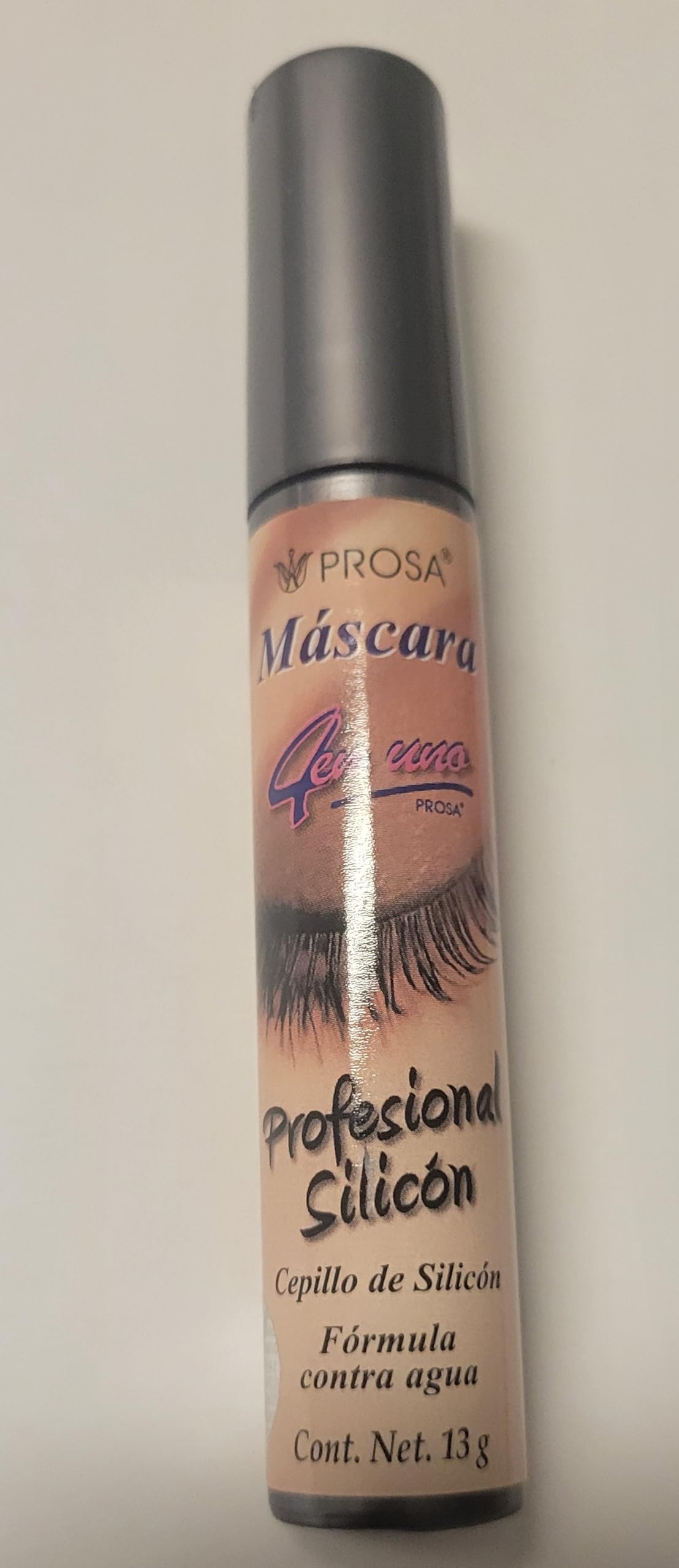 Prossa silicone brush front packaging showing clean application for defined lashes
