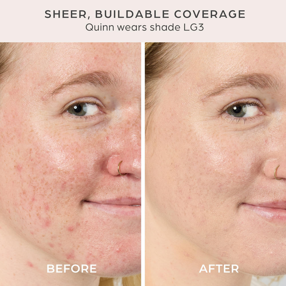 PÜR MINERALS application with fingers blending for even coverage and hydration
