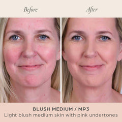 PÜR MINERALS close-up of powder texture highlighting smooth, blendable finish benefit