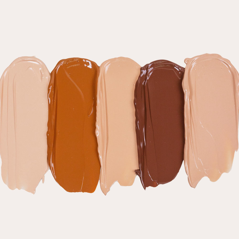PÜR MINERALS beside shea butter and aloe showing nourishing ingredients