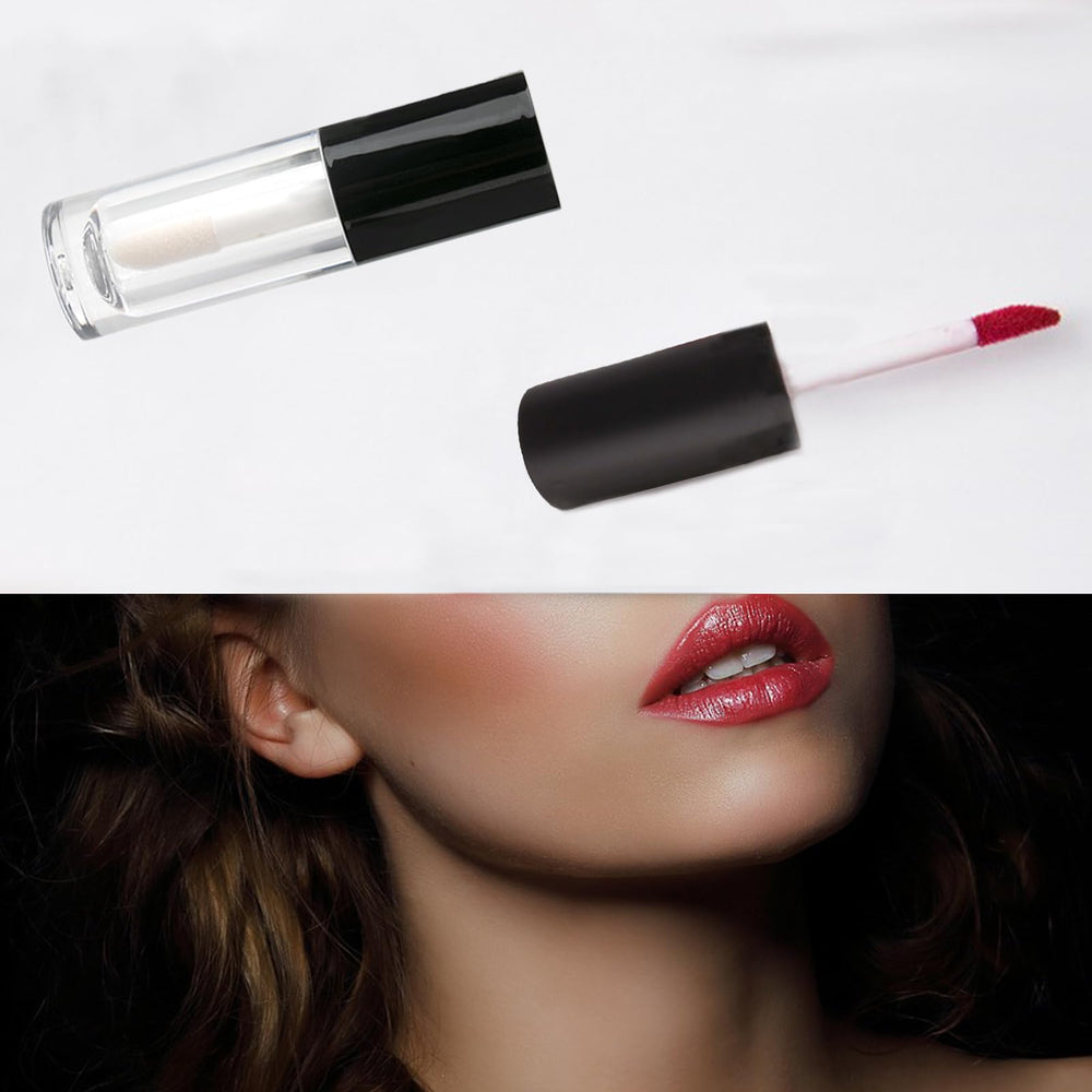 Qeuly tube held in hand showing D25xH86mm scale and portable travel convenience