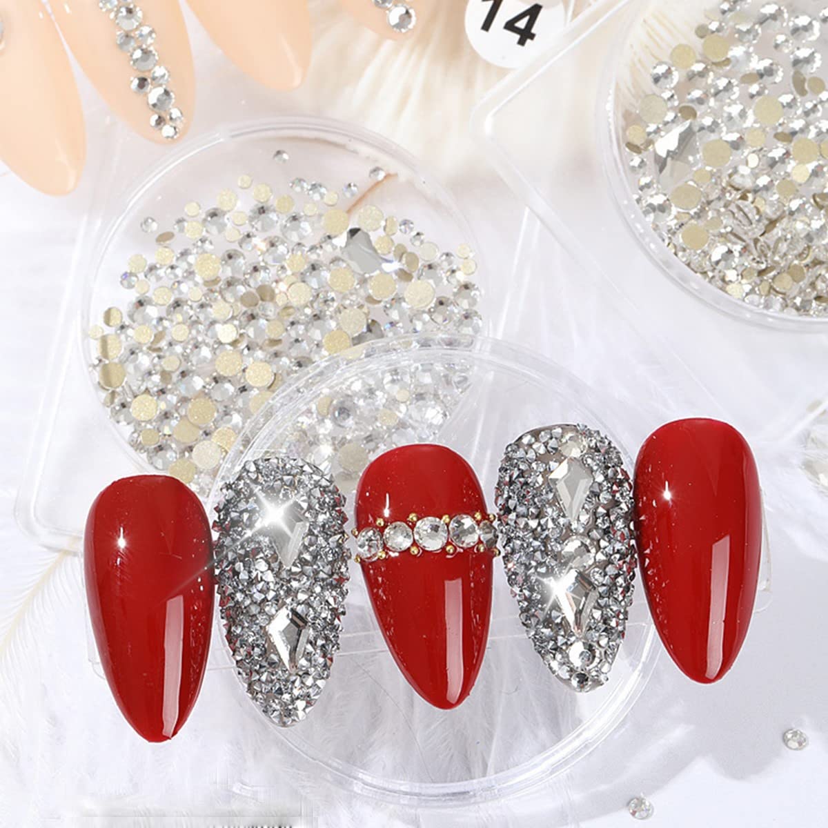 qiipii close-up of round K9 glass beads highlighting sparkle and precise facets benefit