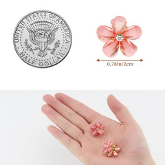 QIUTIMIY close-up of crystal flower detail showing secure grip and decorative shine