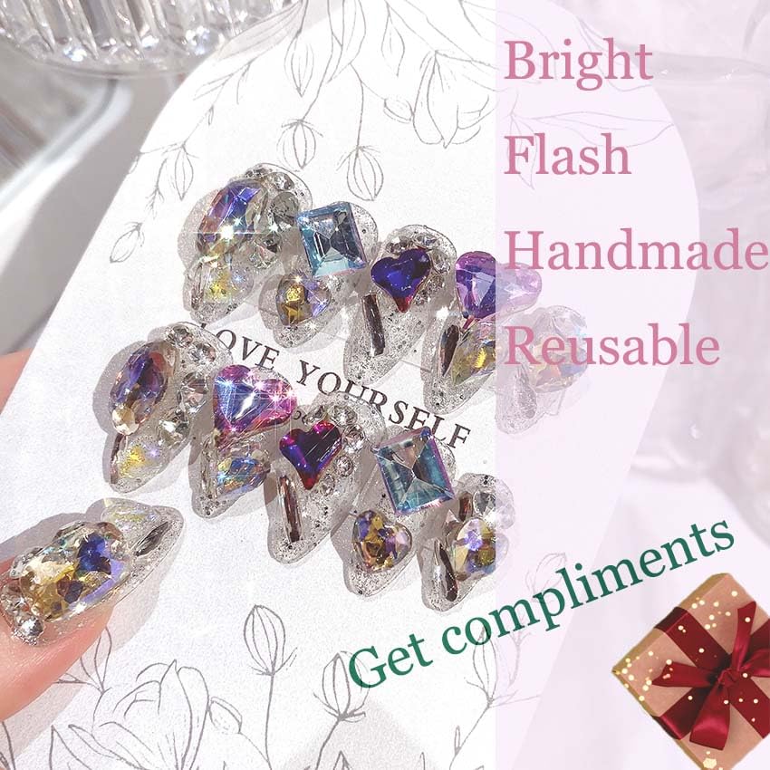 QQPPOLIU close-up of big rhinestone that highlights sparkling visual impact