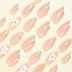 QUNQINLI close-up of 3D gold stripe and pearl flower accents highlighting decorative detail