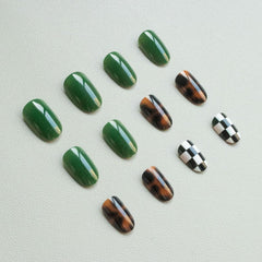 Rdntbeu close texture shot of checkered nail showing shine and precise patterning benefit