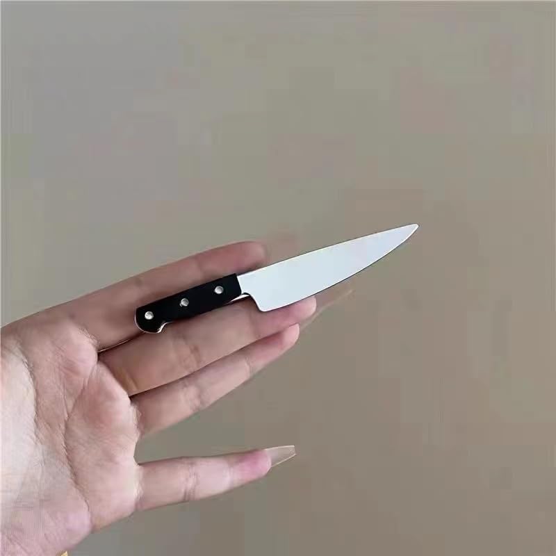 RFTWXHPN lifestyle image with clip in hair demonstrating secure, stylish wear