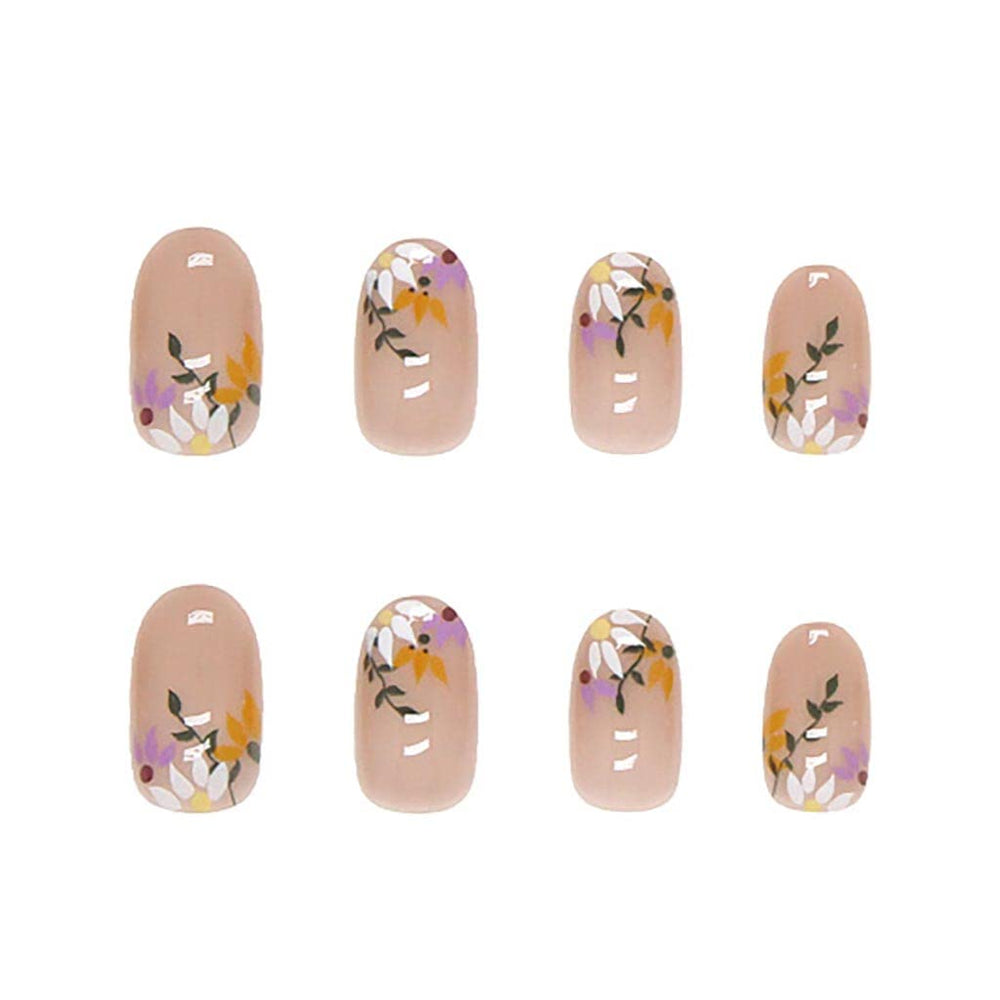 RikView close-up of floral design and French tip offering visible salon-level detail