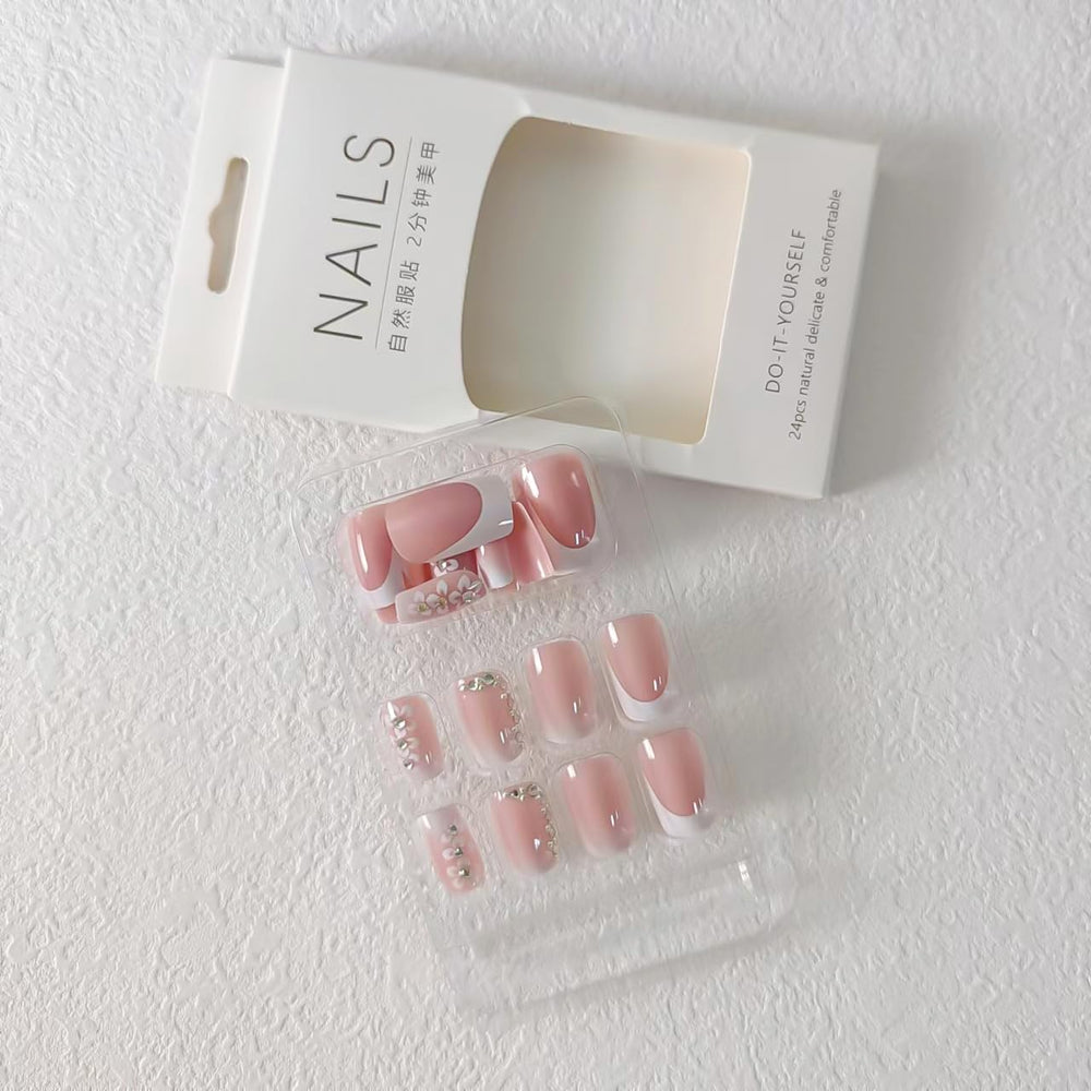 Rilafuvu nails worn on hands demonstrating polished event-ready look