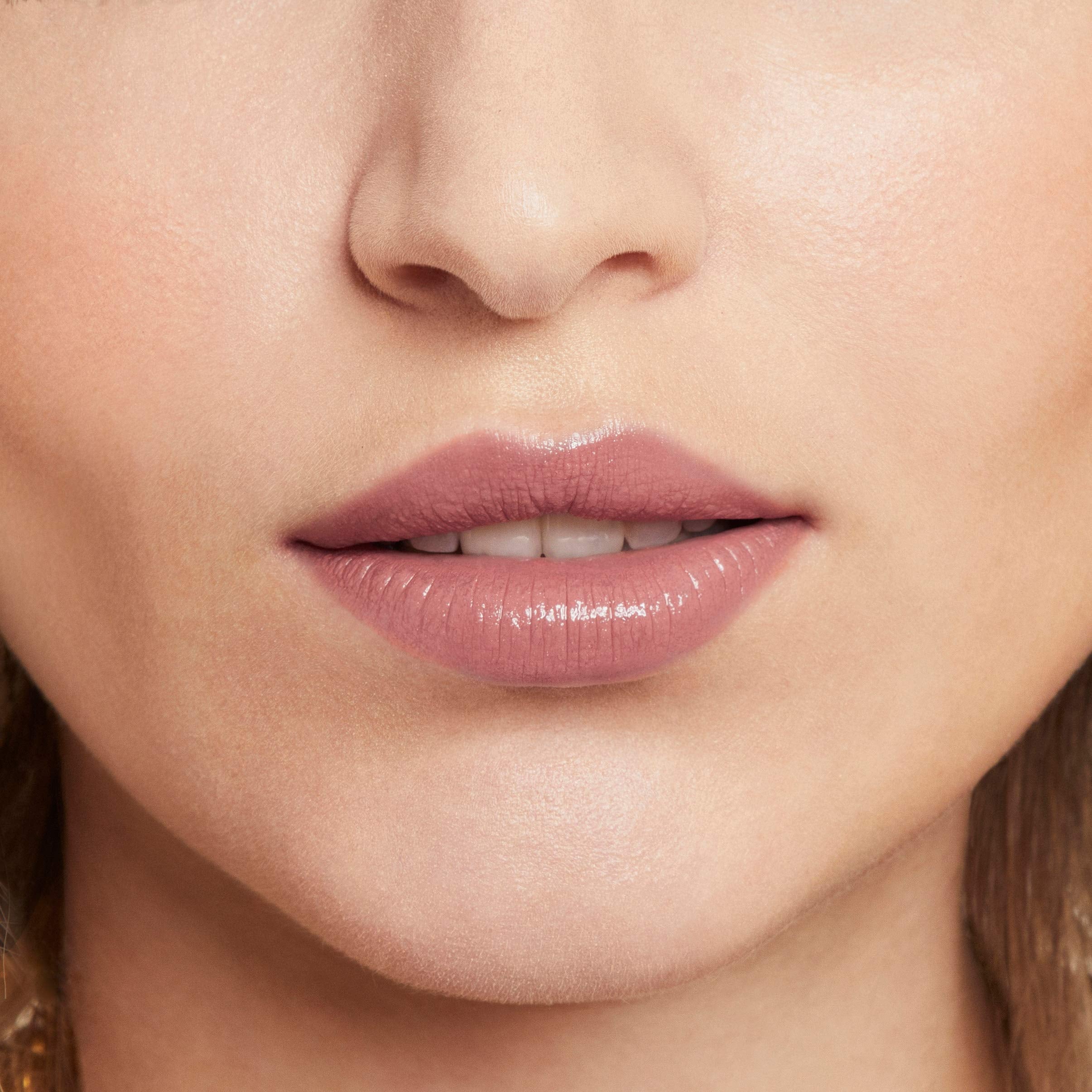 Rimmel Provocalips clear topcoat wand detailing glossy finish and transfer resistance