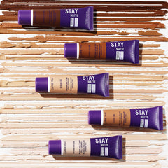 Rimmel application with fingers blending foundation for quick, seamless coverage