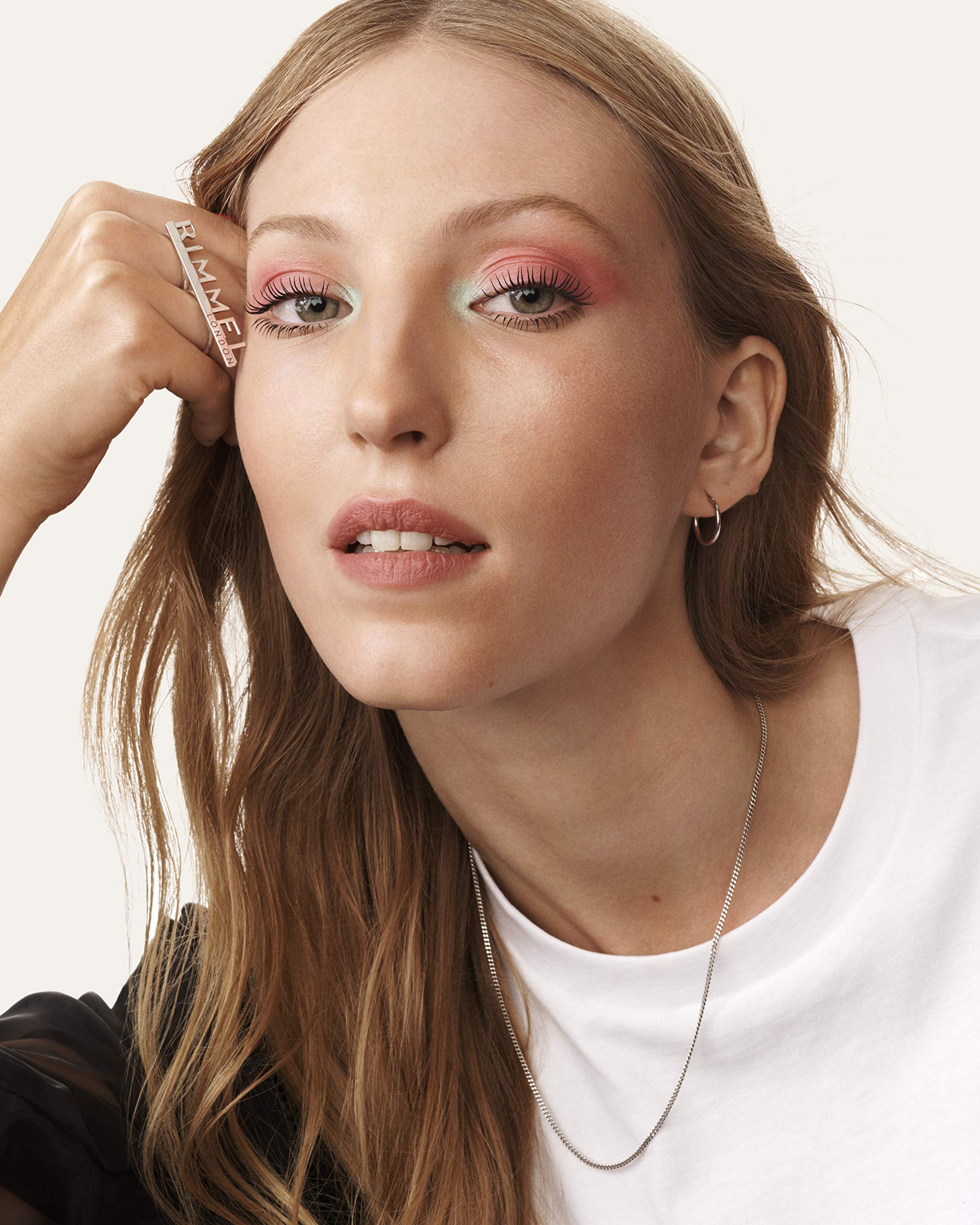 Rimmel Wonder'Extension mascara swiped stroke demonstrating rich black pigment