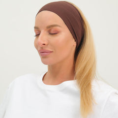 RITOPER headband styled with beach outfit for travel-ready convenience