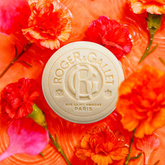 ROGER & GALLET close-up of creamy foam texture demonstrating gentle lather