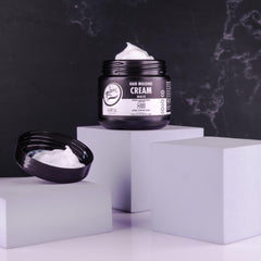 Rolda cream texture close-up highlighting creamy consistency and easy spreadability
