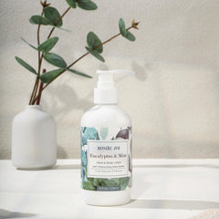 ROMIIE ZOI bottle with gift box showing ready-to-gift convenience benefit