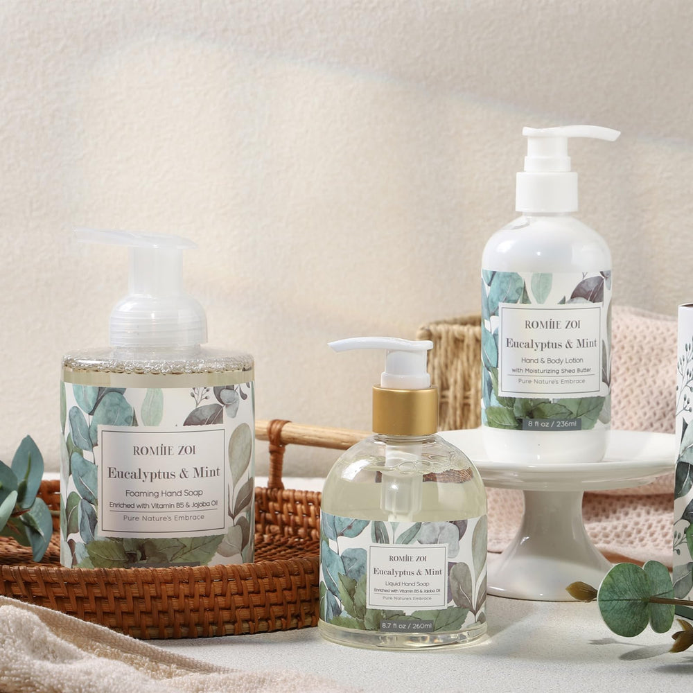 ROMIIE ZOI with jojoba and shea illustrating nourishing botanical benefit