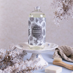 ROMIIE ZOI in kitchen setting removing cooking residue and smelling pleasant