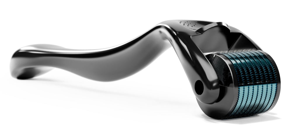 ROSELYNBOUTIQUE derma roller front view showing compact black-blue finish and ergonomic shape for easy handling