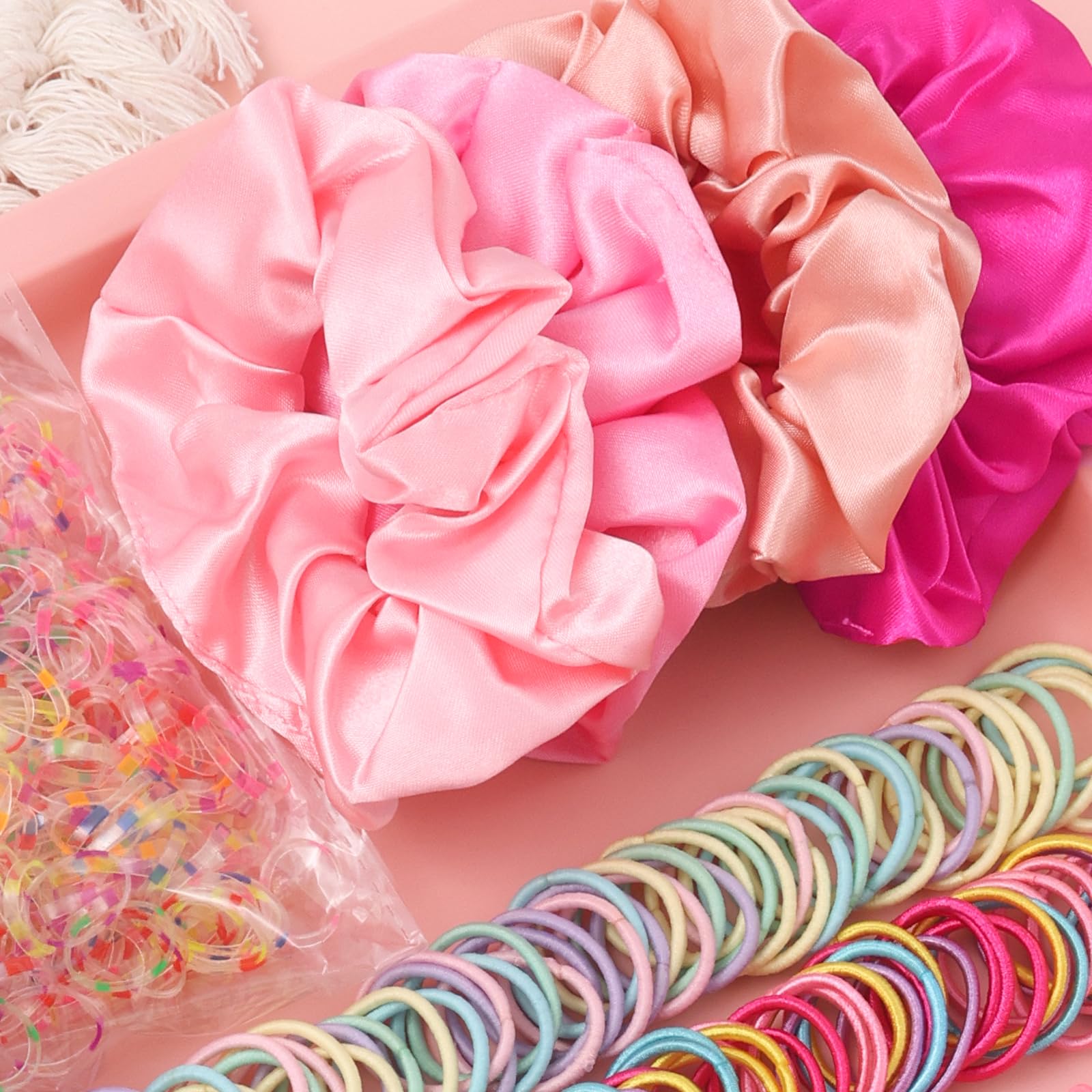 Rosvia mini flower claw clips in hand showing secure grip and easy use