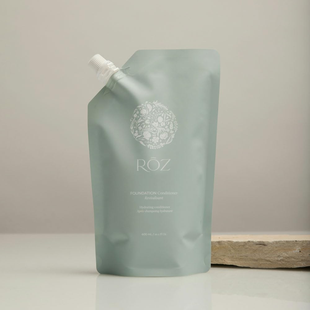 RŌZ pouch spout close-up illustrating easy, spill-free refill