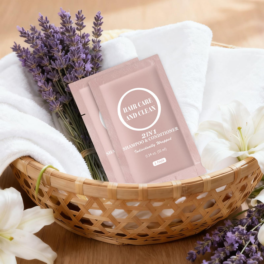 RSQAZQ creamy texture of 2-in-1 formula demonstrating gentle conditioning benefit