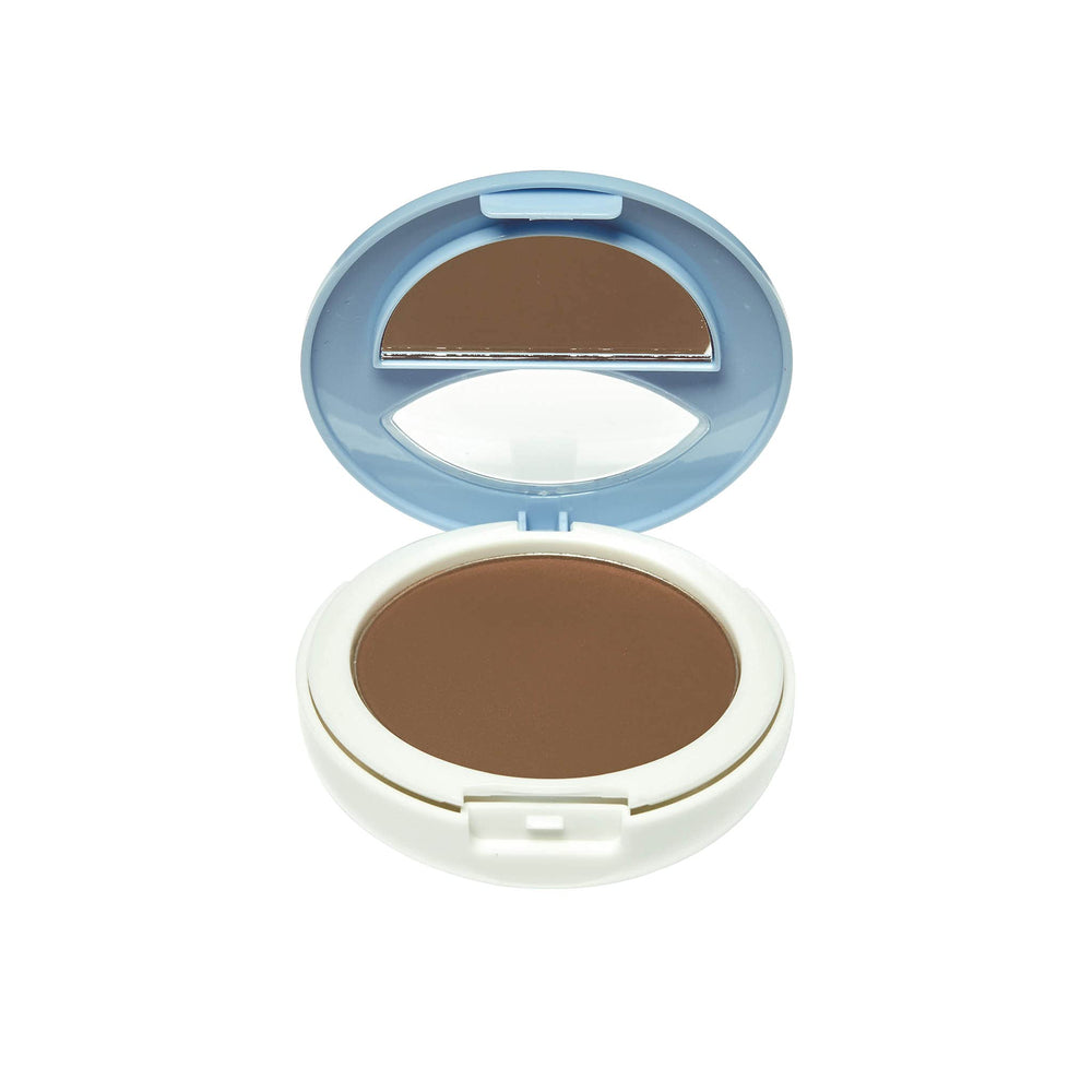 Ruby Kisses close-up powder texture demonstrating smooth application