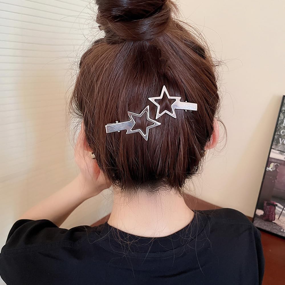 RUIYDZ hair clips inside a cosmetics bag, portable accessories for on-the-go touch-ups