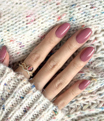 ruyeefam finished nails close-up showing durable glossy wear benefit