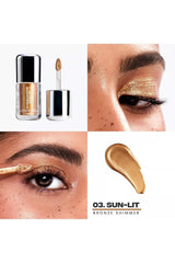 sacheu applicator close-up demonstrating precise tip for eyeliner