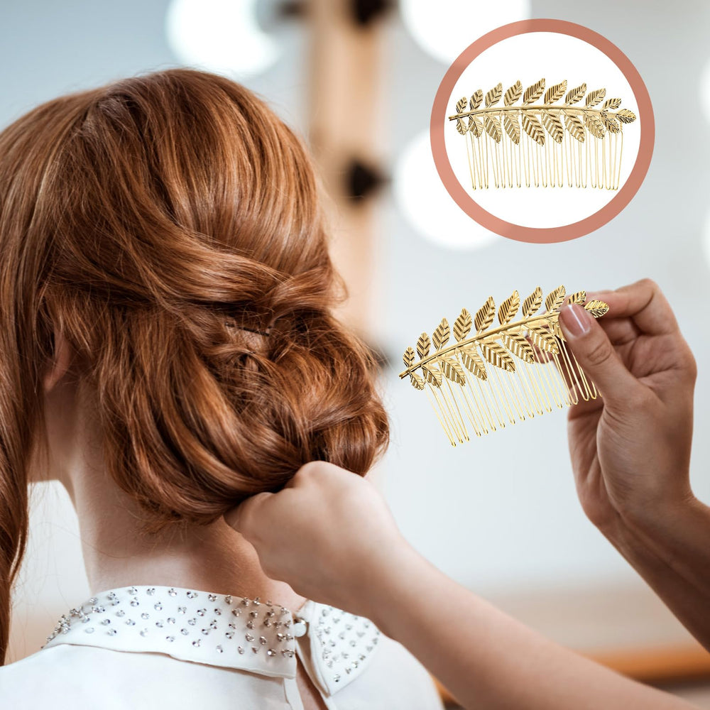 salbsever comb held in hand showing true scale and easy handling benefit