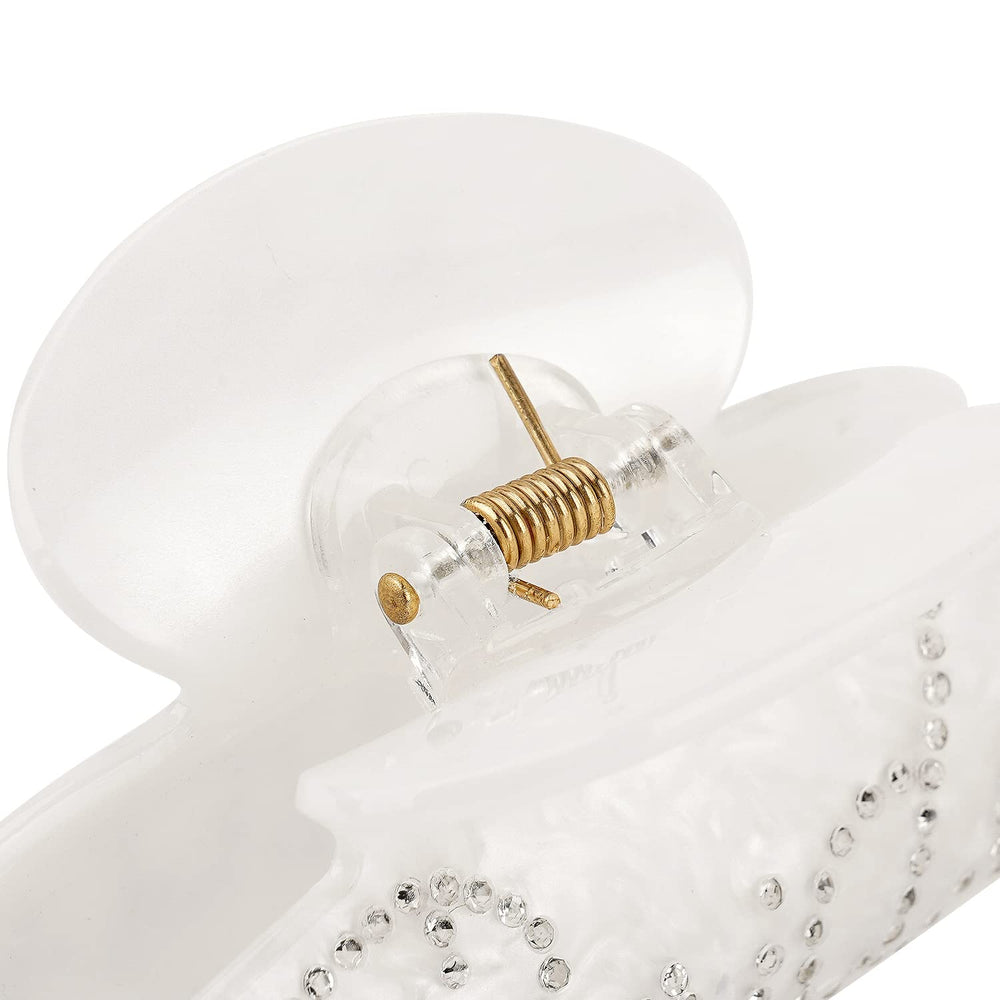 Saliyaa bride clip lifestyle table display suggesting ideal gift presentation