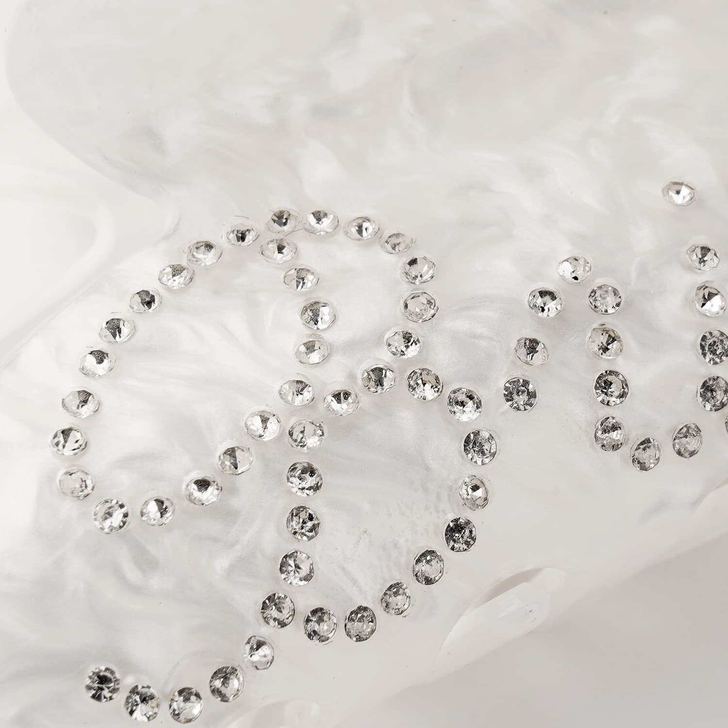 Saliyaa bride clip material texture detail revealing smooth Grade A acrylic