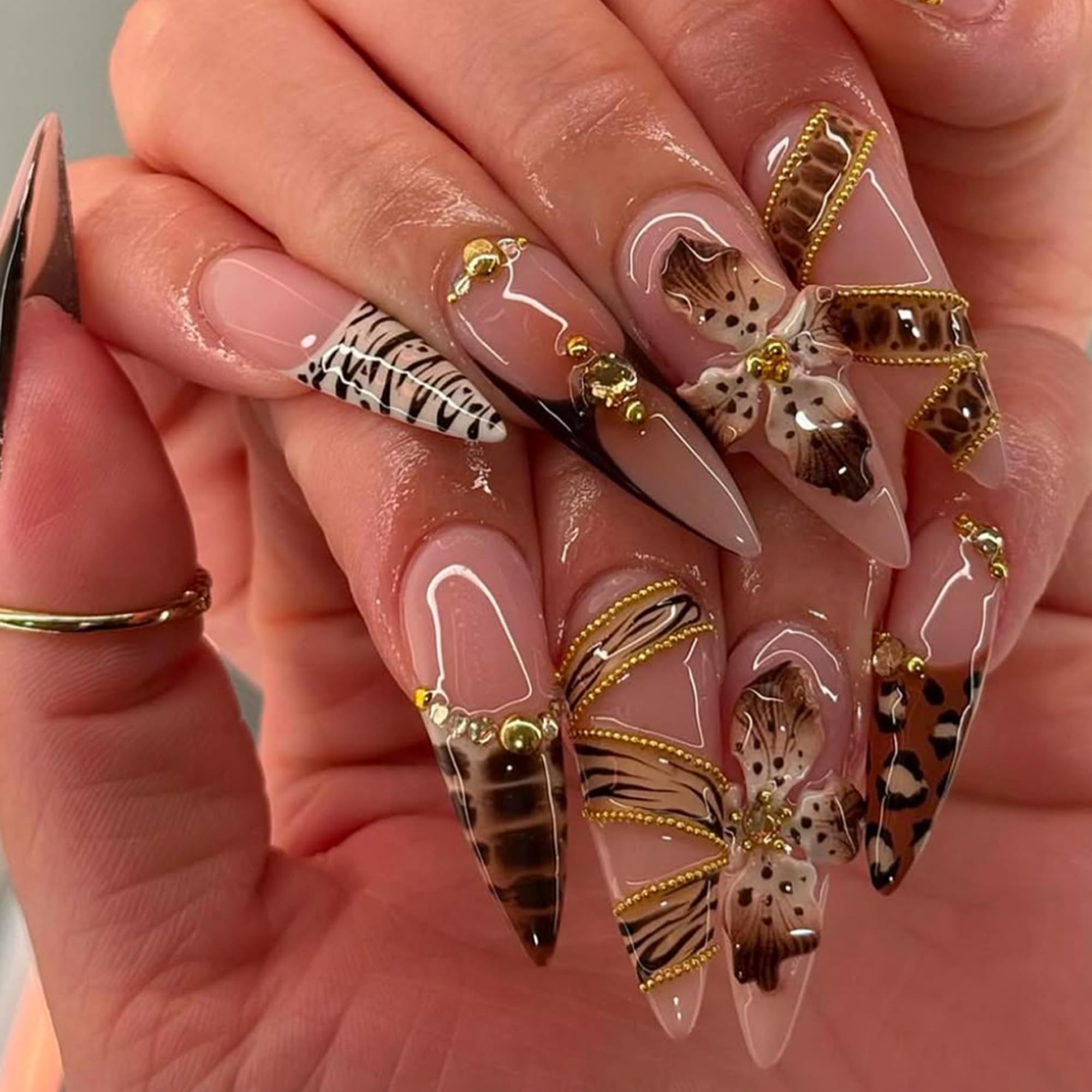 SEENEEY close-up of floral pattern and textured detail for realistic look