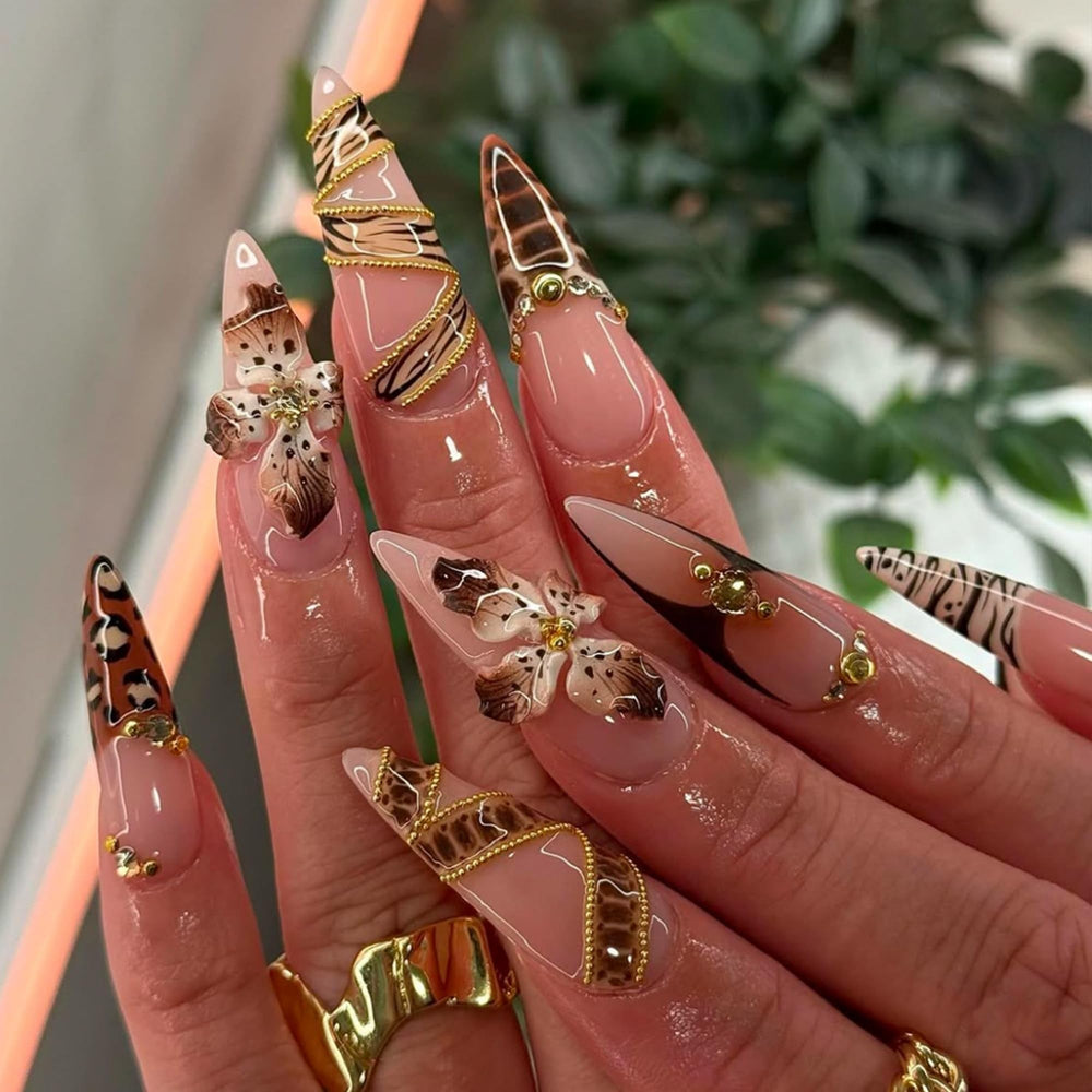 SEENEEY front packaging showing almond brown floral nails and set benefit