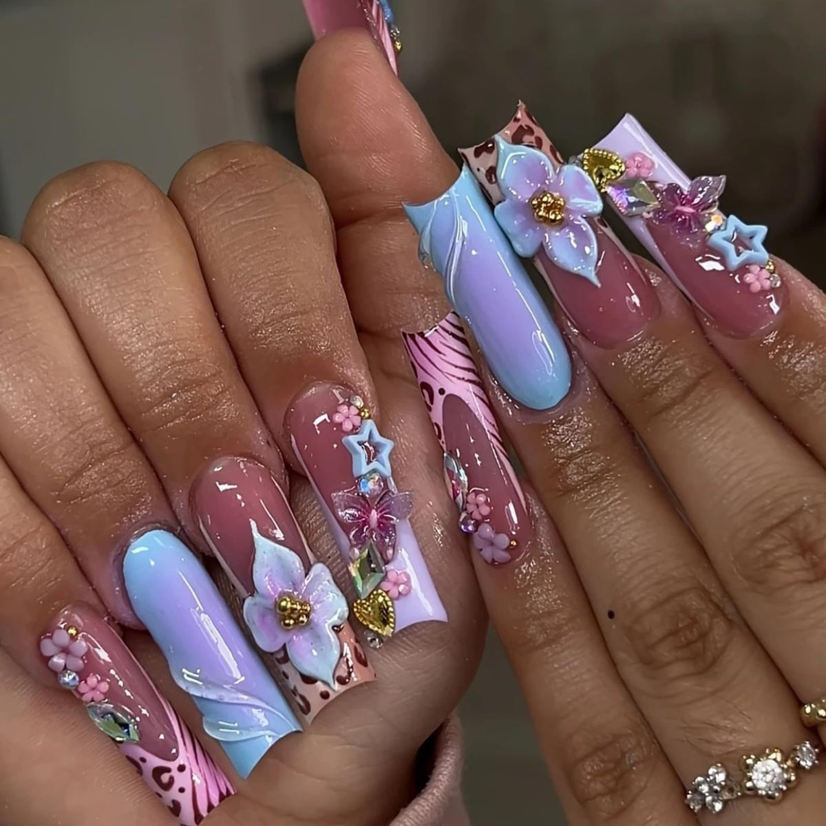 SEENEEY front packaging showing 24-piece blue floral French tip set for quick salon look
