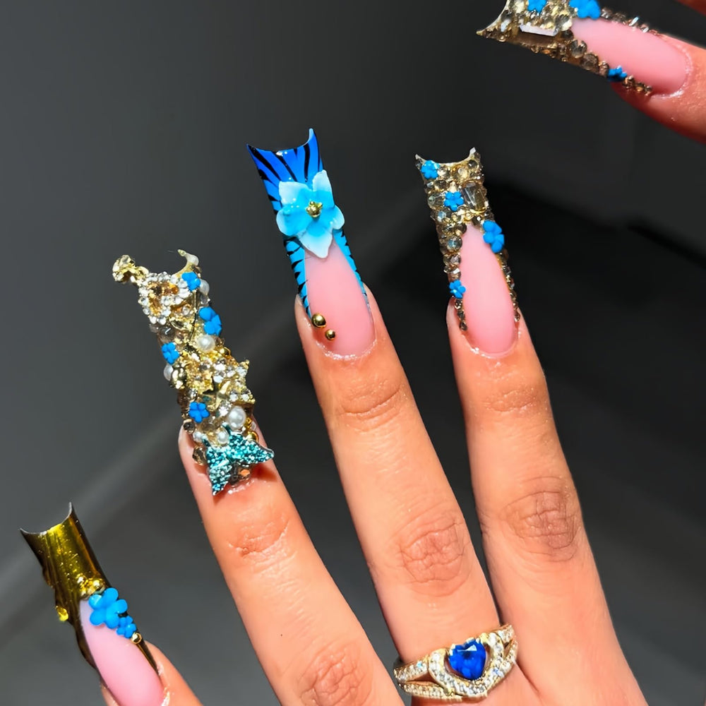 SEENEEY front packaging showing blue floral press-on nails for easy salon look