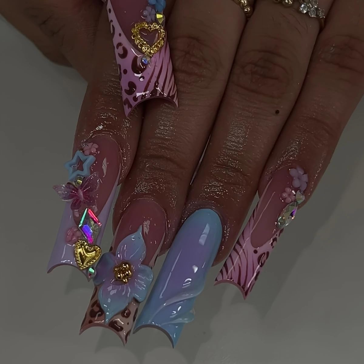 SEENEEY side profile showing thin back edge for seamless fit and comfortable wear