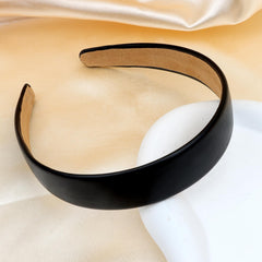 Semato inner lining detail showing non-slip padding for comfortable hold benefit
