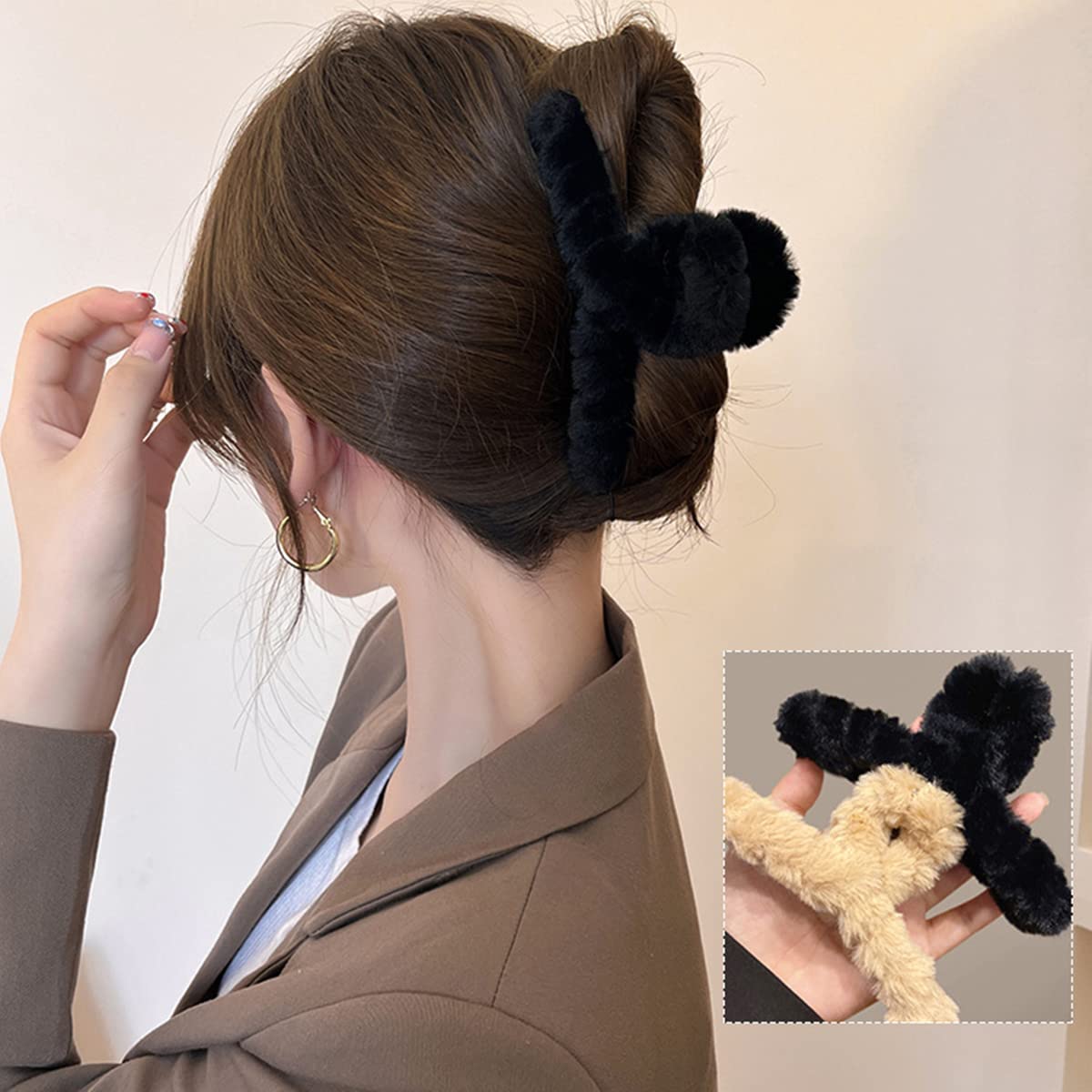 SEVEN LUCKY LIGHT clip used near mirror for makeup and shower prep convenience