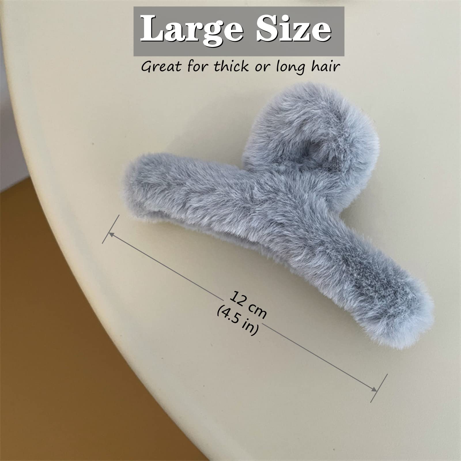 SEVEN LUCKY LIGHT clip in hand showing 4.5-inch scale for full hair sections