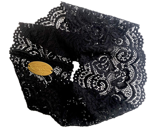 ShariRose close-up of floral lace scalloped edge highlighting detail