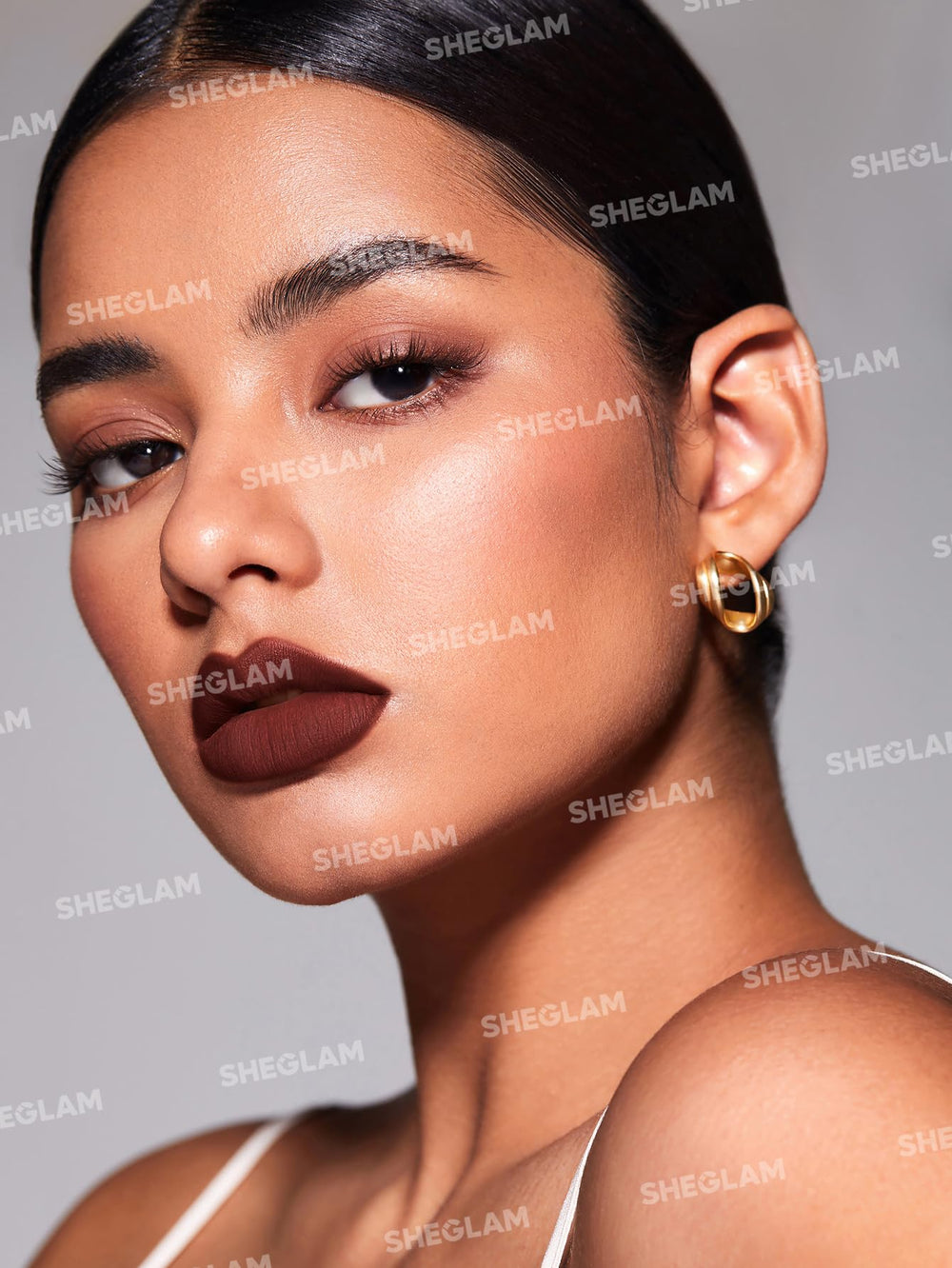 SHEGLAM creamy texture stroke showing smooth high-pigment payoff