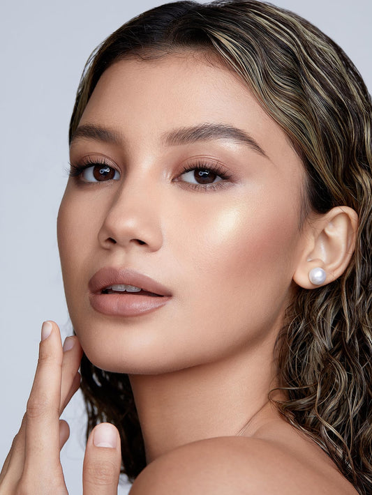 SHEGLAM twist-up highlighter stick exposed tip for quick, precise application benefit