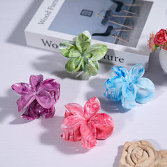 SHINLEA clip styled in beach outfit to show tropical accent and lightweight comfort